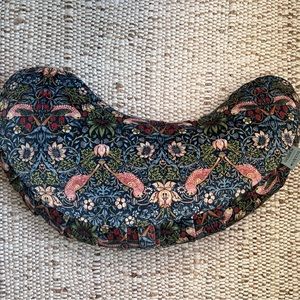 DockATot’s nursing pillow. La Maman Wedge - Strawberry Thief